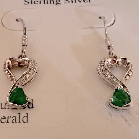 Love Grows Jewelry - Beautiful New Emerald Heart Drop Earrings